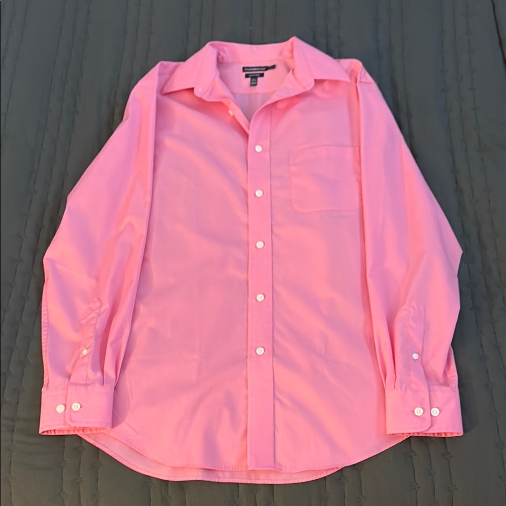 Men’s Croft & Barrow® Essential
One Pocket Button Down Shirt